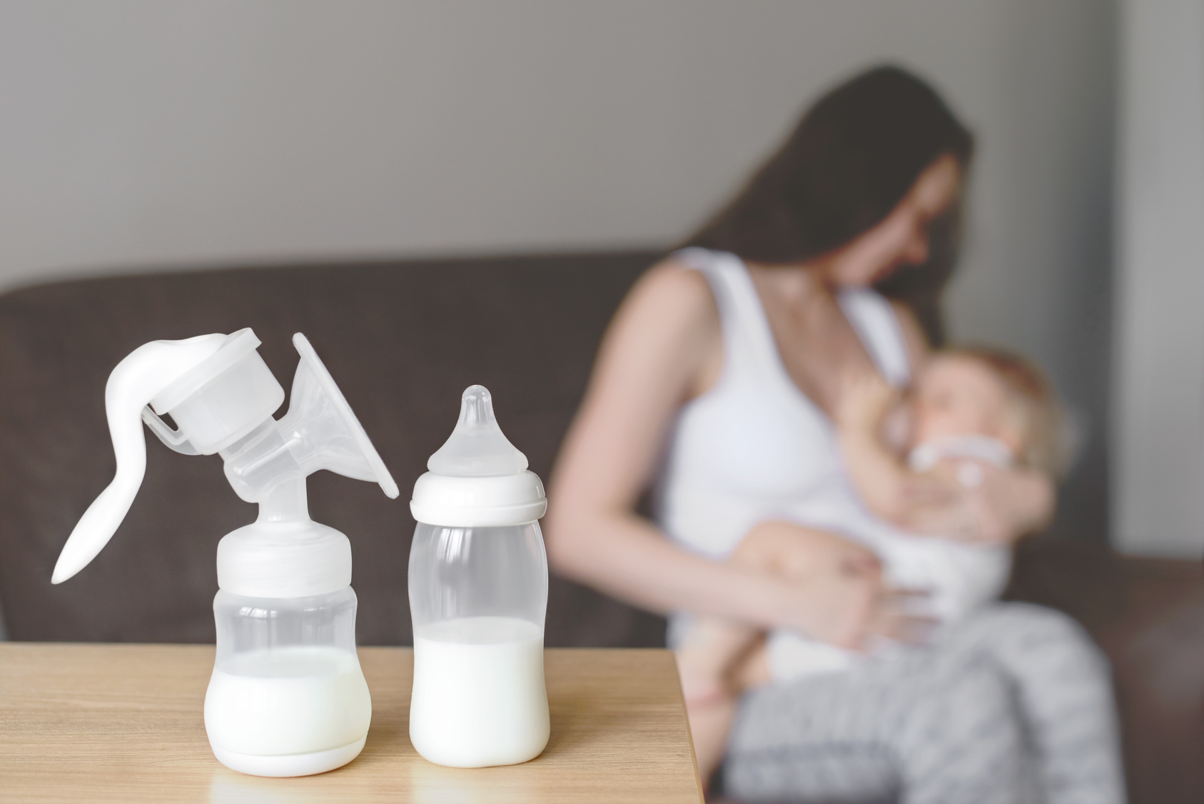 L’allattamento al seno è molto importante. Il latte che la mamma produce è un latte unico, inimitabile, specifico per il proprio bambino, con una composizione ideale per le sue esigenze nutritive e di sviluppo. E’ anche ricco di sostanze biologicamente attive con molti effetti positivi: aiutano la digestione del bambino, rinforzano il suo sistema immunitario […]